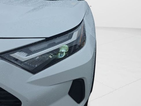 Used 2023 Toyota RAV4 XLE w/ Convenience Package image 9