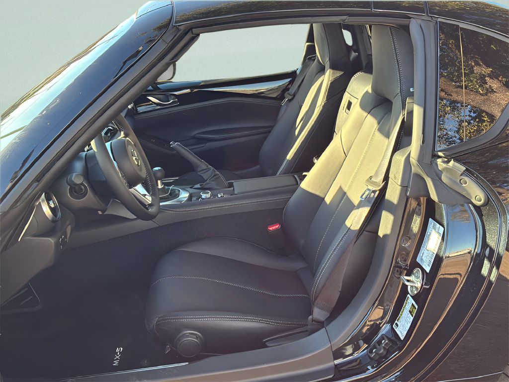 Used 2025 MAZDA MX-5 Miata RF Grand Touring RWD image 12