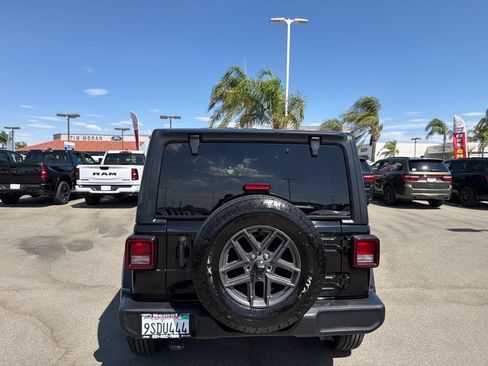 Used 2025 Jeep Wrangler Unlimited Sport AWD/4WD image 6