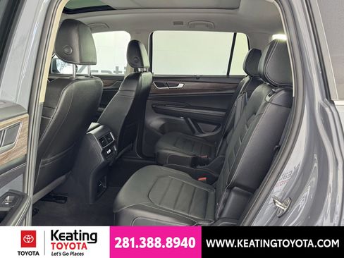 Used 2025 Volkswagen Atlas SEL AWD/4WD image 15