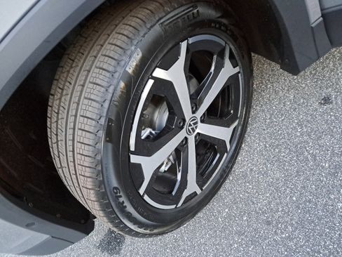 New 2026 Volkswagen Tiguan SE FWD image 29