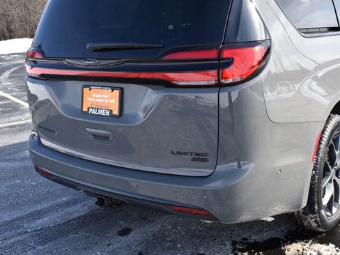 Certified 2025 Chrysler Pacifica Limited w/ Uconnect Theater Family Group image 6
