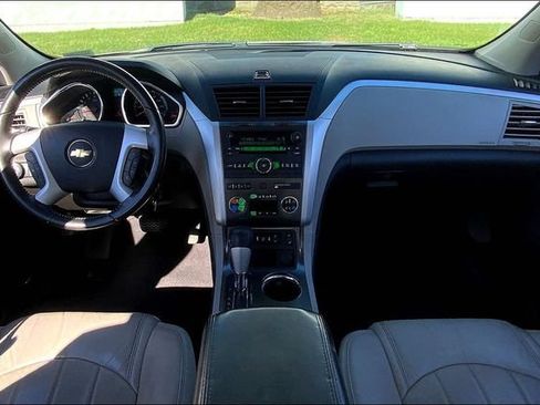 Used 2012 Chevrolet Traverse LTZ FWD image 15