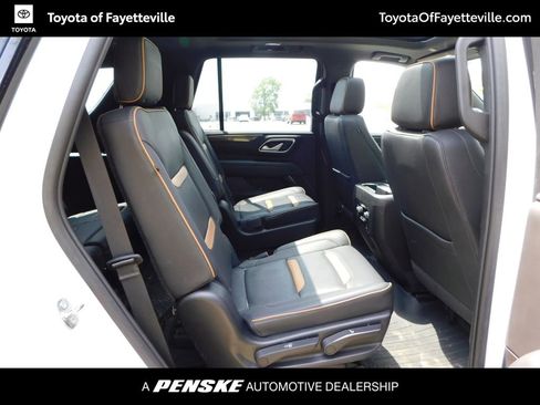 Used 2022 GMC Yukon AT4 AWD/4WD image 6