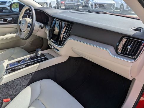 Used 2024 Volvo S60 B5 Plus w/ Climate Package FWD image 29