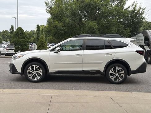 Used 2020 Subaru Outback Limited w/ Popular Package #2 AWD/4WD image 3