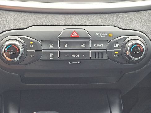Used 2018 Kia Sorento AWD image 27