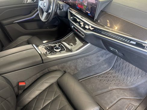 Used 2025 BMW X5 M60i AWD/4WD image 34
