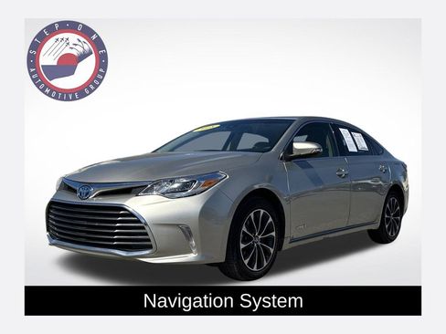 Used 2018 Toyota Avalon XLE Premium image 1
