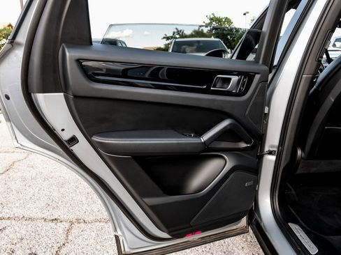 Used 2021 Porsche Cayenne image 49