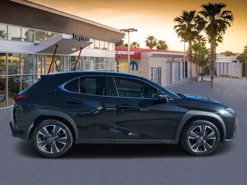 Used 2024 Lexus UX 250h FWD image 2