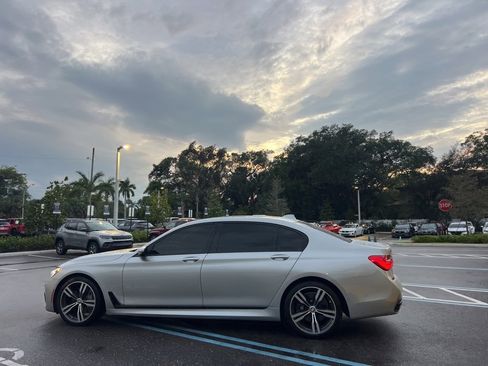 Used 2018 BMW 750i image 16