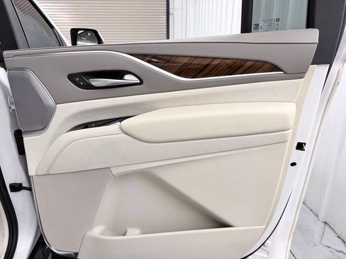 Used 2023 Cadillac Escalade ESV Premium Luxury Platinum w/ LPO, Radiant Package AWD/4WD image 50