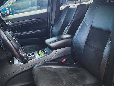 Used 2020 Jeep Grand Cherokee Altitude AWD/4WD image 23