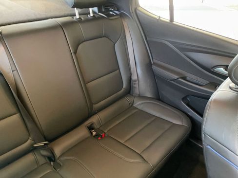 Used 2025 Buick Envista Sport Touring image 36