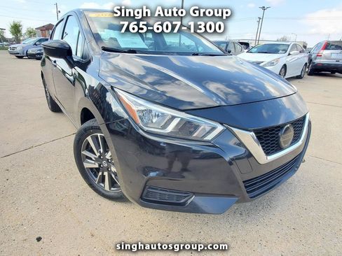 Used 2021 Nissan Versa SV image 1
