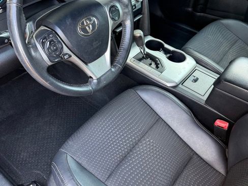 Used 2013 Toyota Camry SE FWD image 5