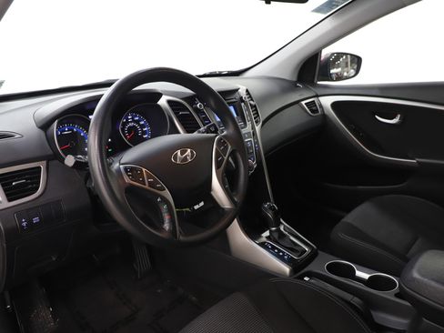 Used 2017 Hyundai Elantra GT image 23