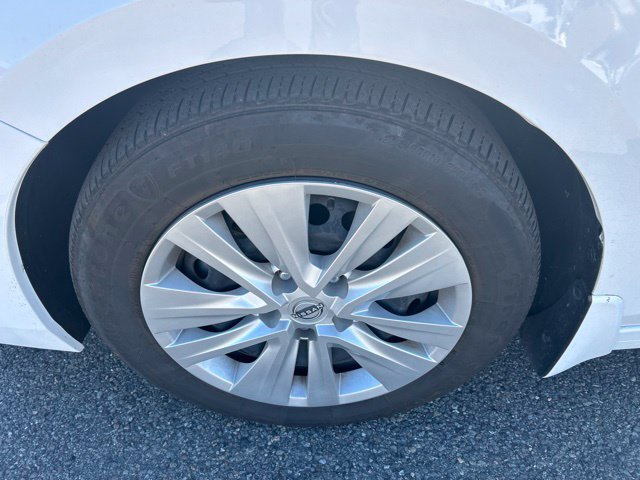Certified 2025 Nissan Sentra S FWD image 19