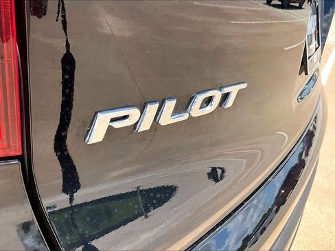 Used 2016 Honda Pilot Touring image 30