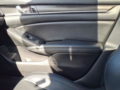Used 2020 Honda Accord Touring image 26