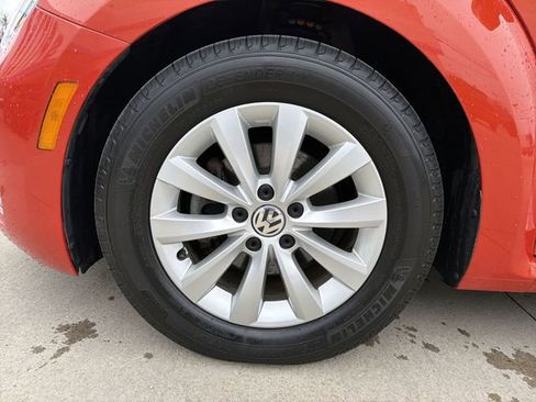 Used 2019 Volkswagen Beetle 2.0T S image 12