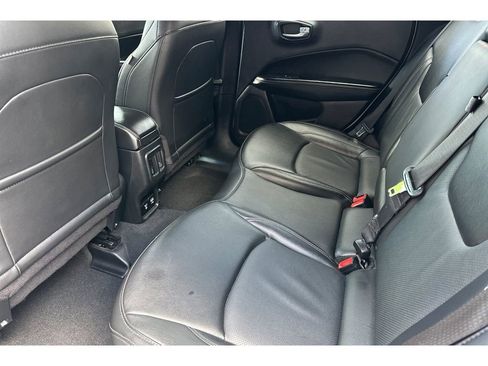 Used 2021 Jeep Compass Latitude image 13