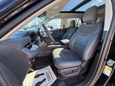 New 2025 Ford Explorer Active w/ Active Comfort Package image 12