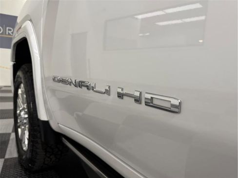 Used 2022 GMC Sierra 3500 Denali image 13