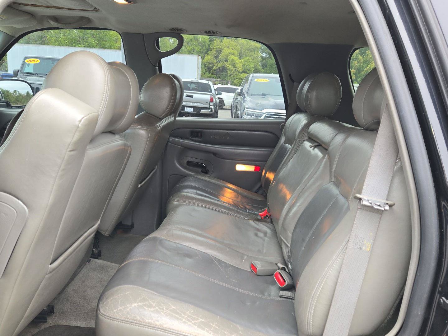 Used 2002 GMC Yukon Denali AWD/4WD image 14