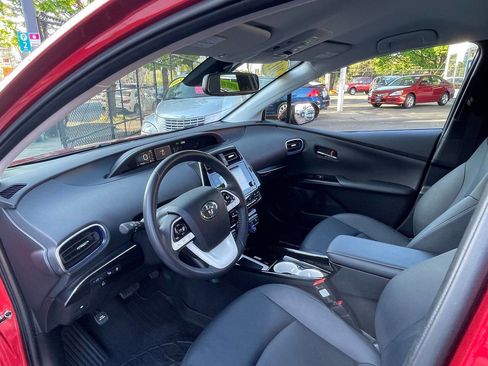 Used 2017 Toyota Prius Four Touring w/ Premium Convenience Package FWD image 14