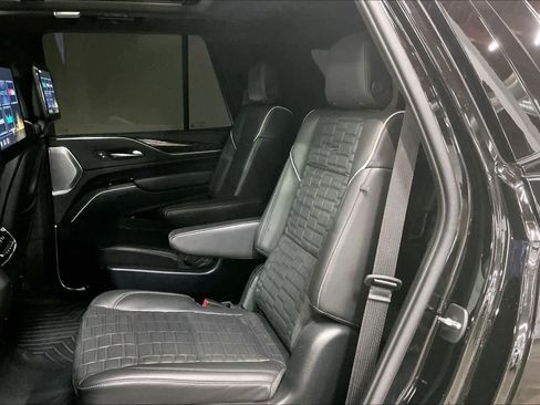 Used 2022 Cadillac Escalade Sport Platinum image 28