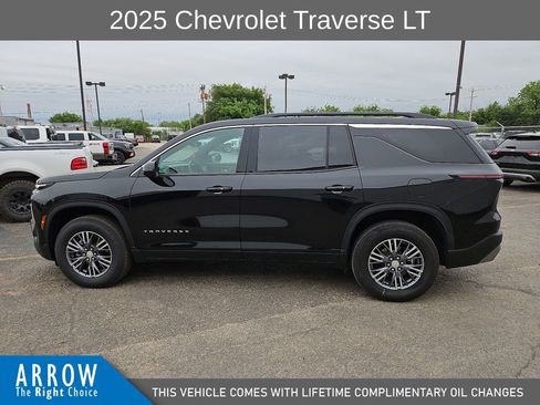 Used 2025 Chevrolet Traverse LT AWD/4WD image 7