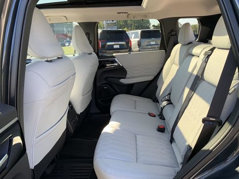 New 2025 Mitsubishi Outlander SEL image 20