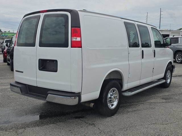 Used 2025 Chevrolet Express 2500 w/ Driver Convenience Package RWD image 5