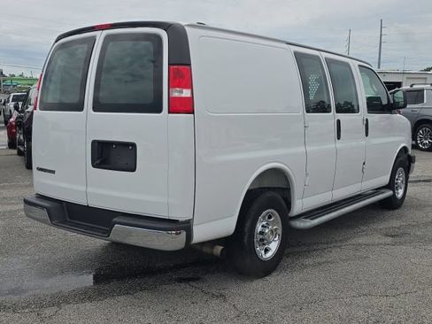 Used 2025 Chevrolet Express 2500 w/ Driver Convenience Package RWD image 5