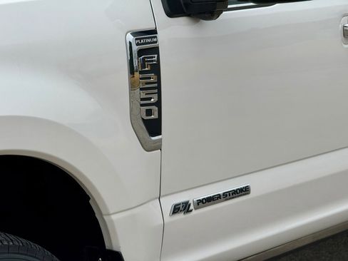 Used 2017 Ford F250 Platinum w/ Platinum Ultimate Package AWD/4WD image 18