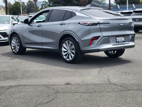 Used 2025 Buick Envista Avenir image 3