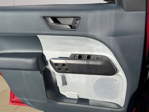 New 2025 Ford Maverick XLT image 25