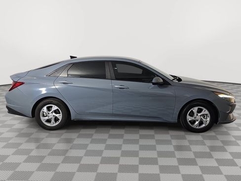 Used 2021 Hyundai Elantra SE FWD image 9