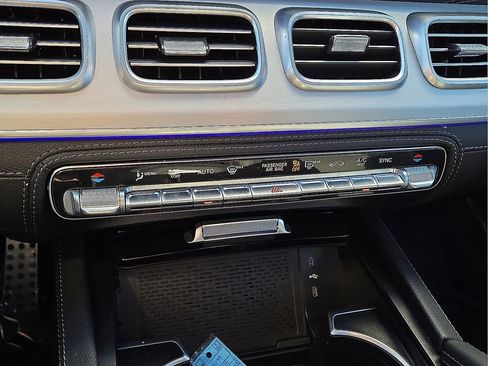 Used 2025 Mercedes-Benz GLE 53 AMG 4MATIC image 28