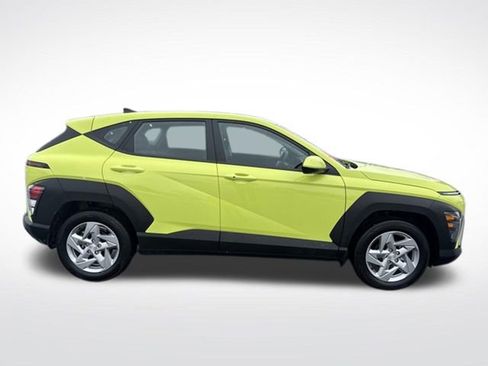 Certified 2025 Hyundai Kona SE image 6
