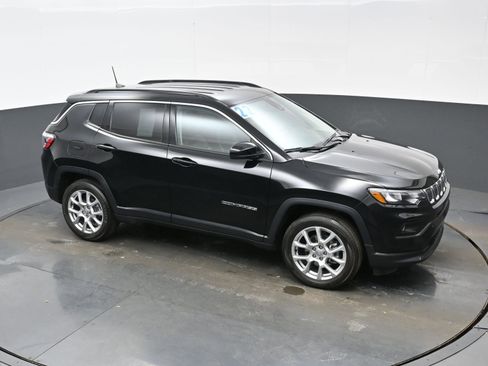 Used 2022 Jeep Compass Latitude image 38