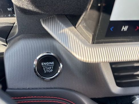 Used 2025 Ford Explorer ST-Line w/ Premium Package image 33