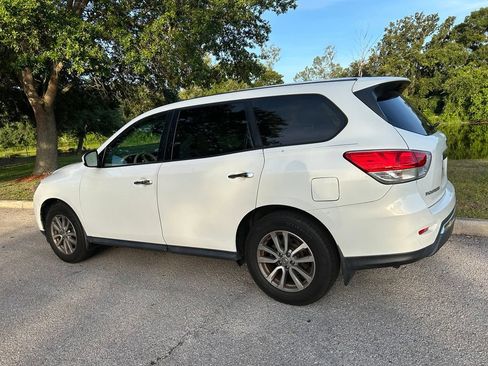 Used 2014 Nissan Pathfinder S FWD image 4