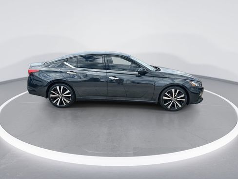 Used 2020 Nissan Altima 2.5 Platinum FWD image 9