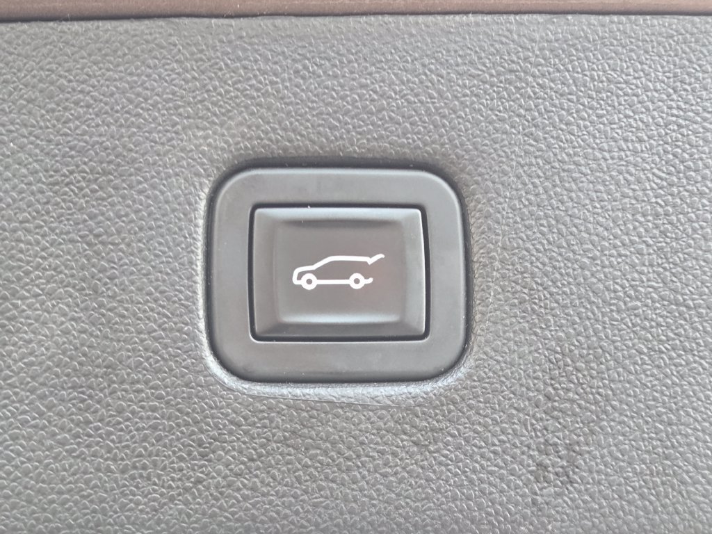 Used 2019 Chevrolet Blazer LT FWD image 16