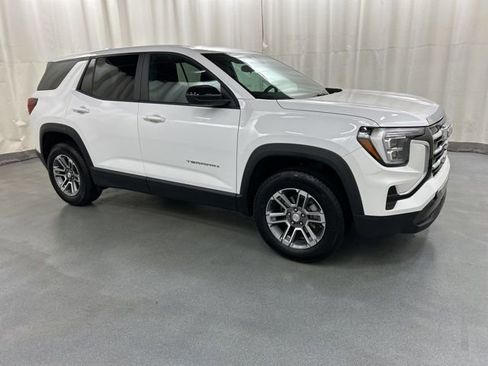 Used 2025 GMC Terrain Elevation image 1