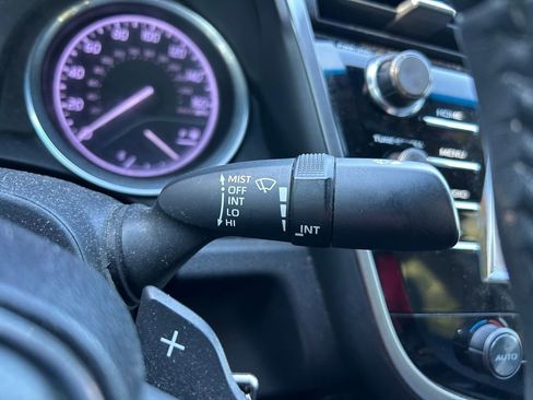 Used 2020 Toyota Camry SE image 20