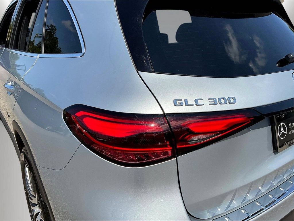 Used 2026 Mercedes-Benz GLC 300 image 24